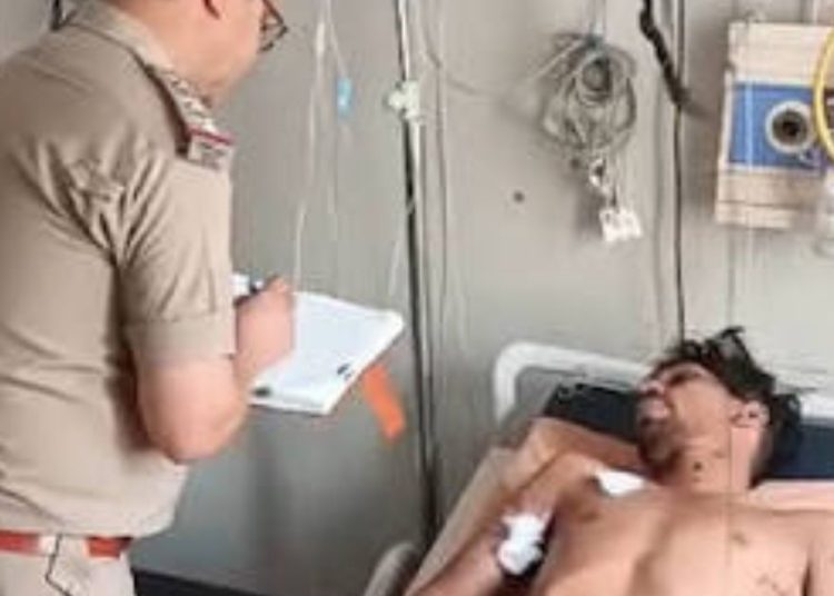 गली का झगड़ा बना गैंगवार, हथियारों से लैस दबंगों ने घर में घुसकर मचाया तांडव