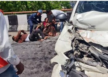 हादसा: ट्रक-कार की भीषण टक्कर, महिला की मौत, 7 घायल