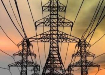 भीषण गर्मी में पढ़ाई: उत्तराखंड के 275 सरकारी स्कूलों में बिजली नहीं, बच्चों की सेहत पर बड़ा खतरा