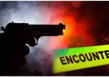 चेकिंग के दौरान बवाल, बदमाशों ने चलाई गोली—पुलिस ने किया काउंटर अटैक