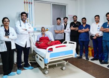 देहरादून: Shri Mahant Indiresh Hospital ने रचा इतिहास, बिना ऑपरेशन बचाई जान
