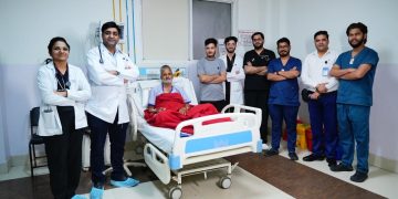 देहरादून: Shri Mahant Indiresh Hospital ने रचा इतिहास, बिना ऑपरेशन बचाई जान