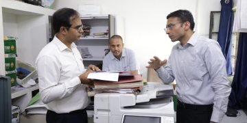 विकासनगर सब-रजिस्ट्रार कार्यालय में DM की छापेमारी, भारी अनियमितताएं उजागर