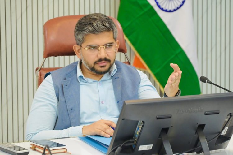 मानसून से पहले फूटा सीडीओ का गुस्सा, डोईवाला में पानी जांच न होने पर अधिकारियों की लगाई क्लास
