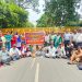 भाजपा को बादाम भेजकर RRP ने याद दिलाया लोकायुक्त का वादा, प्रदेश कार्यालय कूच पर पुलिस ने रोका