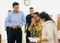 कैंसर पीड़ित परिवार को जिला प्रशासन का सहारा, 71 हजार का ऋण माफ; 50 हजार की अतिरिक्त आर्थिक सहायता