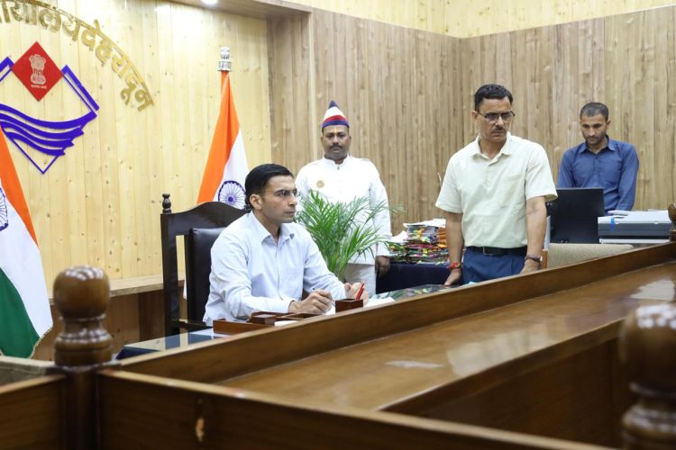 Breaking: देहरादून में बिल्डर की दबंगई पर डीएम का प्रहार, गुंडा एक्ट में 6 महीने के लिए जिला बदर