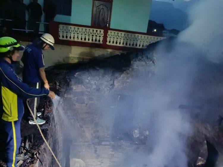 बड़ी खबर : उत्तरकाशी में दो भीषण अग्निकांड, देवती और गोरसाली गांव में दो मंजिला मकान जलकर राख