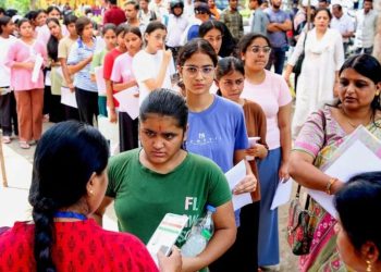 NEET 2026: 22.79 लाख छात्रों के बीच MBBS की 63 हजार सरकारी सीटें, एक सीट पर 36 उम्मीदवारों की टक्कर