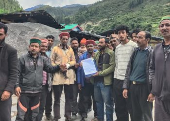 अब ट्रैकिंग करना होगा महंगा! गंगाड़ ग्राम सभा ने लगाए नए नियम, 50 हजार तक जुर्माने का प्रावधान