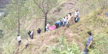 दर्दनाक हादसा: अनियंत्रित होकर वाहन गहरी खाई में गिरा, 4 की मौत, 4 घायल