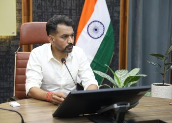 सावधान! वोटर लिस्ट से नाम न कटे, डीएम ने राजनीतिक दलों और मतदाताओं से की बड़ी अपील