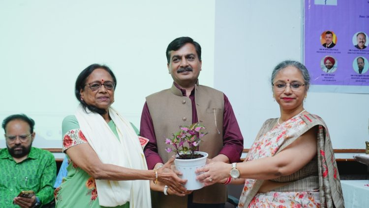 महिला चिकित्सकों को मिला ‘सुरक्षा और शक्ति’ का मंत्र, उत्तराखंड में एसजीआरआर नंबर-1