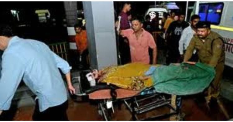Nainital Road Accident: नैनीताल में टेंपो ट्रैवलर खाई में गिरा, 2 पर्यटकों की मौत, कई घायल
