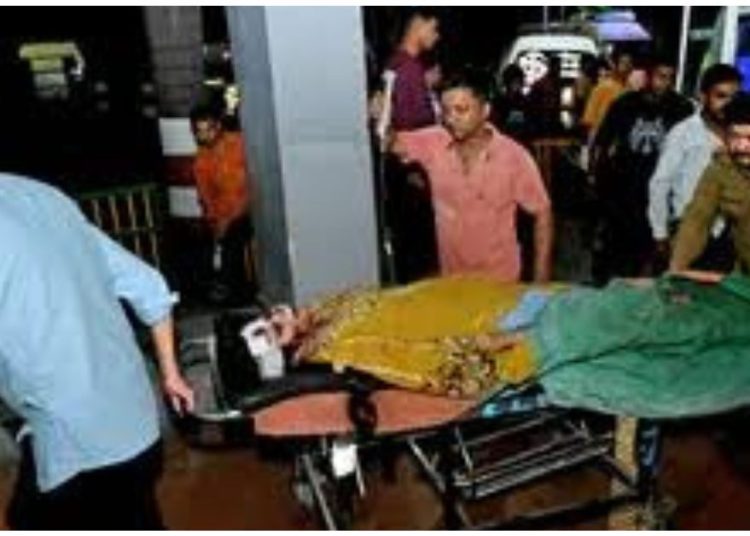Nainital Road Accident: नैनीताल में टेंपो ट्रैवलर खाई में गिरा, 2 पर्यटकों की मौत, कई घायल