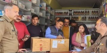 Haridwar News: मेडिकल स्टोर की आड़ में चल रहा था नशीली दवाओं का गोरखधंधा, 1680 कैप्सूल-टैबलेट और कार समेत दो गिरफ्तार