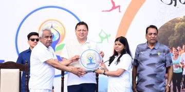 Run for Yoga में दौड़े मुख्यमंत्री धामी, बोले- योग अपनाओ, तनाव और बीमारियों को भगाओ