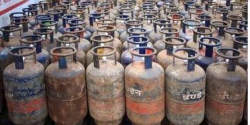 गैस संकट खत्म! Commercial LPG पर हटे सभी प्रतिबंध, होटल-रेस्तरां और उद्योगों को बड़ी राहत