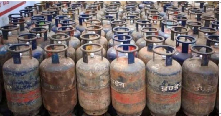 गैस संकट खत्म! Commercial LPG पर हटे सभी प्रतिबंध, होटल-रेस्तरां और उद्योगों को बड़ी राहत