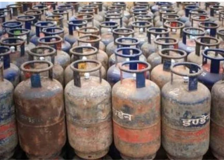 गैस संकट खत्म! Commercial LPG पर हटे सभी प्रतिबंध, होटल-रेस्तरां और उद्योगों को बड़ी राहत