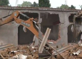 देहरादून में भाजपा नेता की हत्या के बाद फूटा जनाक्रोश, आरोपी के घर में आगजनी के बाद चला बुलडोजर