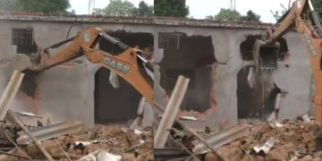 देहरादून में भाजपा नेता की हत्या के बाद फूटा जनाक्रोश, आरोपी के घर में आगजनी के बाद चला बुलडोजर