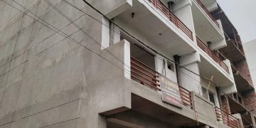 अवैध कॉलोनियों पर MDDA का कहर, 5 बीघा प्लॉटिंग पर चला बुलडोजर, तीन भवन सील