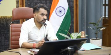 मानसून में लापरवाही नहीं चलेगी: डीएम ने अफसरों को चेताया, हादसा हुआ तो तय होगी जिम्मेदारी