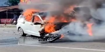 Uttarakhand Road Accident: टक्कर के बाद धू-धू कर जले कार और बाइक, दो युवकों की दर्दनाक मौत