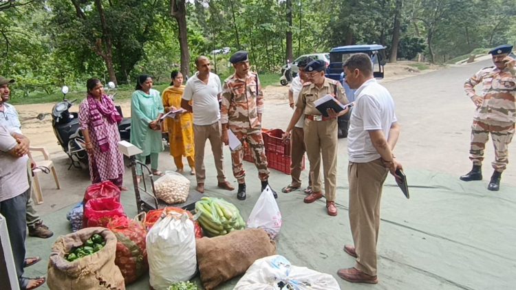 देहरादून की महिलाओं का कमाल! ITBP को ऑर्गेनिक सब्जियां बेचकर बढ़ाई किसानों की आय