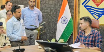 देहरादून में डीएम का ‘एक्शन डे’: लापरवाह अफसरों पर गिरी गाज, भू-माफियाओं की बढ़ी मुश्किलें