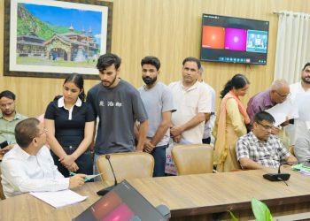बड़ी खबर : 176 शिकायतों से गूंजा देहरादून कलेक्ट्रेट, बुजुर्गों, महिलाओं और भूमि विवादों पर प्रशासन का बड़ा फैसला