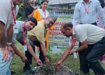 हरेला पर्व पर श्री गुरु राम राय विश्वविद्यालय में पौधारोपण, कुलपति ने दिया प्रकृति संरक्षण का संदेश
