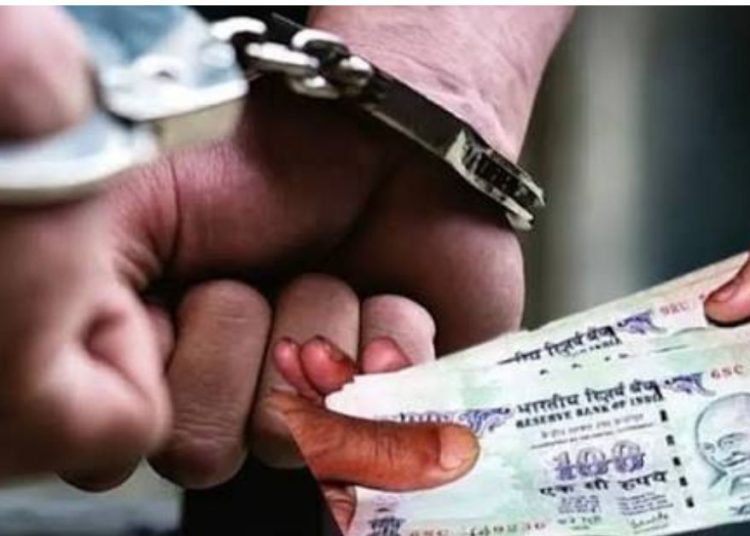 ब्रेकिंग : 40 हजार रिश्वत लेते उरेडा के परियोजना अधिकारी रंगे हाथों गिरफ्तार