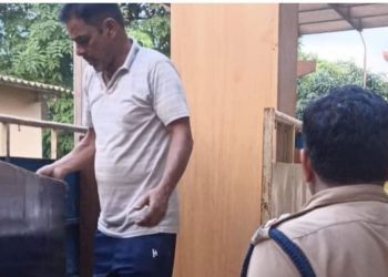 करोड़ों की ठगी का मास्टरमाइंड अब भी फरार! दून पुलिस ने शाश्वत गर्ग के घर पर की कुर्की