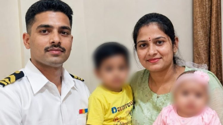 एक साथ उठीं 4 अर्थियां : नेवी जवान समेत पत्नी और 2 बच्चों की मौत से मचा कोहराम