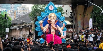गणपति बप्पा के आगमन में मातम! भारी प्रतिमा गिरने से 2 की मौत, दो मासूम बच्चियां घायल