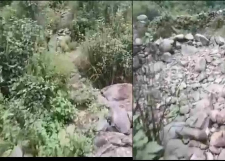 कागजों पर दौड़ी शिकायत, जमीन पर वही दर्द! बंगरझल्ला के ग्रामीण पूछ रहे—आखिर कब बदलेगी तस्वीर?