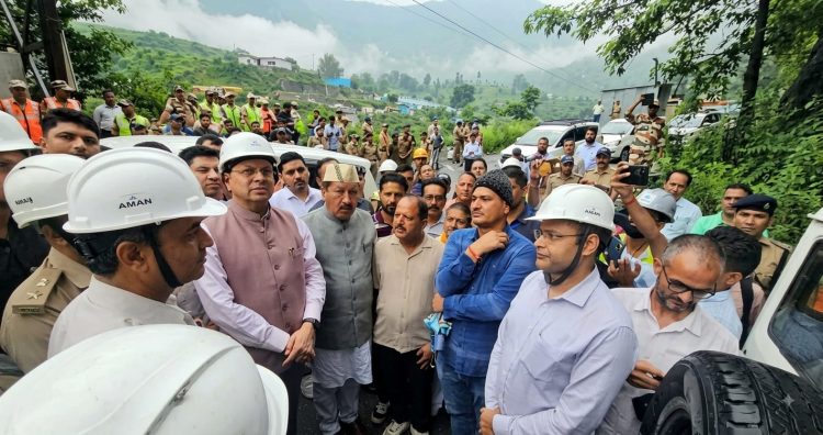 टनल के अंदर फंसी 3 जिंदगियां, बाहर रेस्क्यू टीमों की जंग जारी; CM धामी ने दिए तेज अभियान के निर्देश