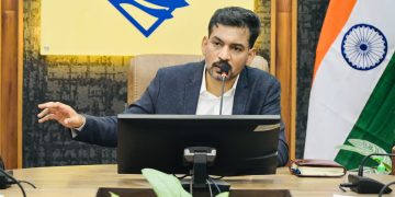 अब नहीं चलेगी लापरवाही’—सीएम हेल्पलाइन की लंबित शिकायतों पर डीएम सख्त