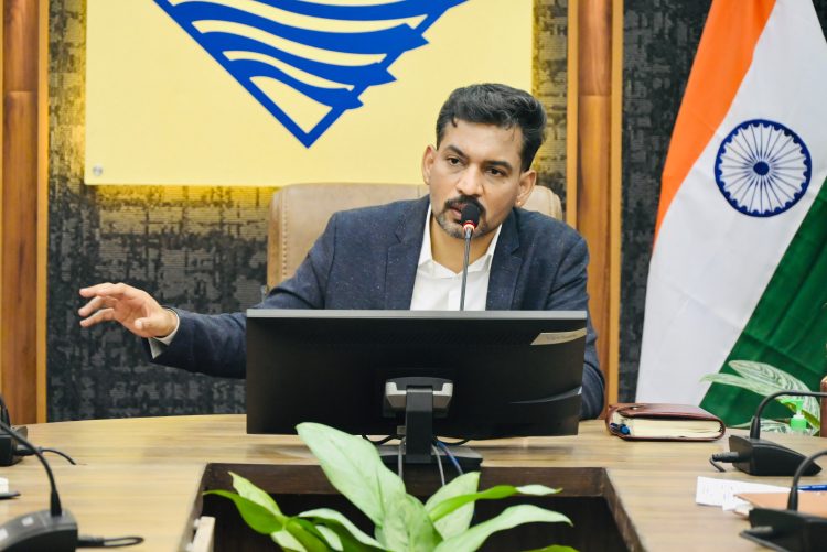 अब नहीं चलेगी लापरवाही’—सीएम हेल्पलाइन की लंबित शिकायतों पर डीएम सख्त
