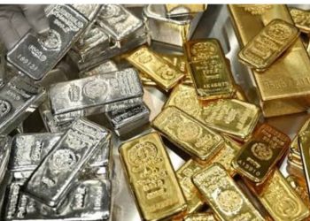 चांदी के भाव में बड़ा ‘क्रैश’! हाई से ₹1.75 लाख सस्ती, सोना हुआ महंगा