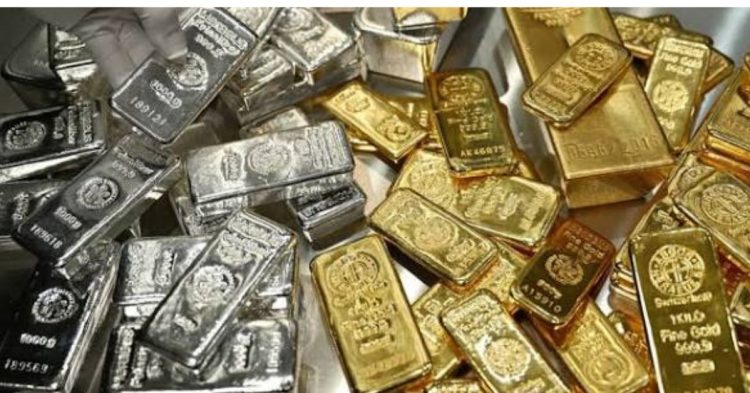 चांदी के भाव में बड़ा ‘क्रैश’! हाई से ₹1.75 लाख सस्ती, सोना हुआ महंगा