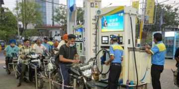Petrol Diesel Price Today: 1 अगस्त को जारी हुए नए रेट, जानिए आपके शहर में कितना महंगा या सस्ता हुआ पेट्रोल-डीजल