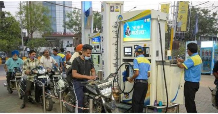 Petrol Diesel Price Today: 1 अगस्त को जारी हुए नए रेट, जानिए आपके शहर में कितना महंगा या सस्ता हुआ पेट्रोल-डीजल