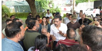 जलभराव पर DM का डंडा! 24 घंटे में सफाई, तुरंत होगी पानी की निकासी
