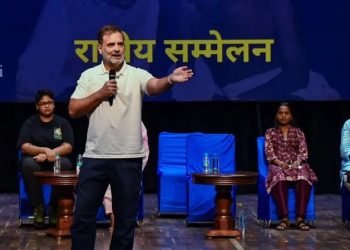राहुल गांधी के मंच पर अचानक मेलोनी की एंट्री, संदीप दीक्षित की टिप्पणी पर छिड़ी सियासी बहस