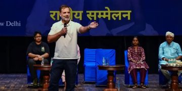 राहुल गांधी के मंच पर अचानक मेलोनी की एंट्री, संदीप दीक्षित की टिप्पणी पर छिड़ी सियासी बहस