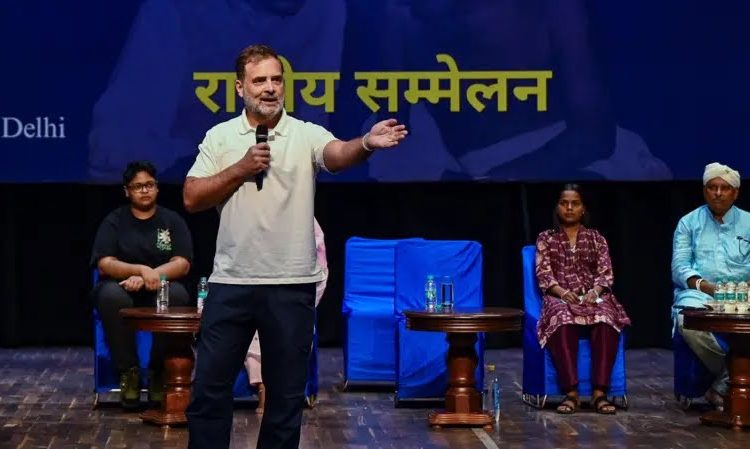 राहुल गांधी के मंच पर अचानक मेलोनी की एंट्री, संदीप दीक्षित की टिप्पणी पर छिड़ी सियासी बहस