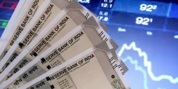 बाजार में हाहाकार, इस ऑटो शेयर ने मचाया धमाल! 20% चढ़ा भाव, 5 साल में दिया 1222% रिटर्न